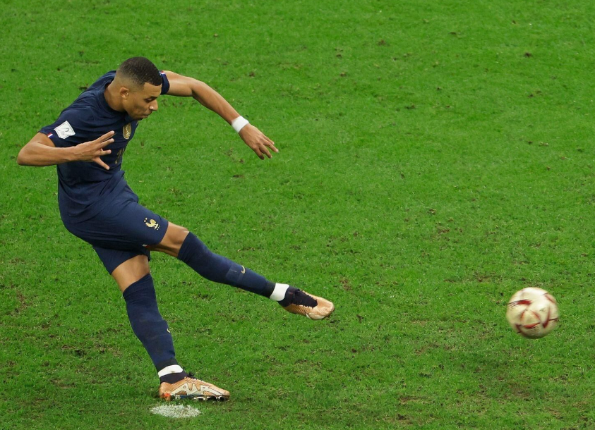 姆巴佩身体好转，西超杯决赛复出存隐忧