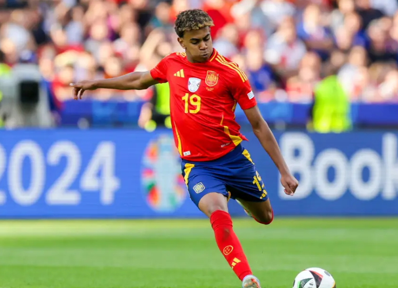 埃里克·加西亚谈巴萨比赛：VAR争议难阻前行，欧冠需及时调整